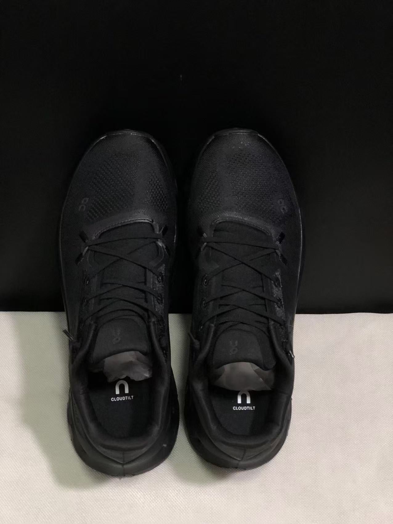 On Cloudtilt 'Triple Black'