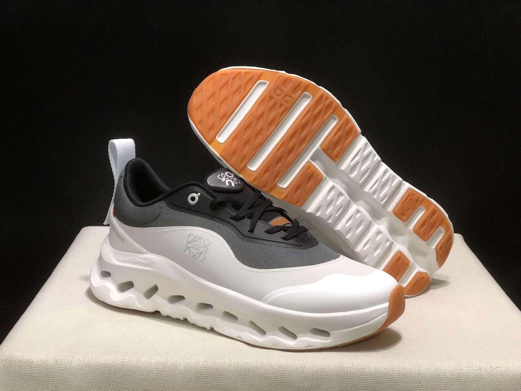 On x LOEWE Cloudtilt 2 'Black White Gum'