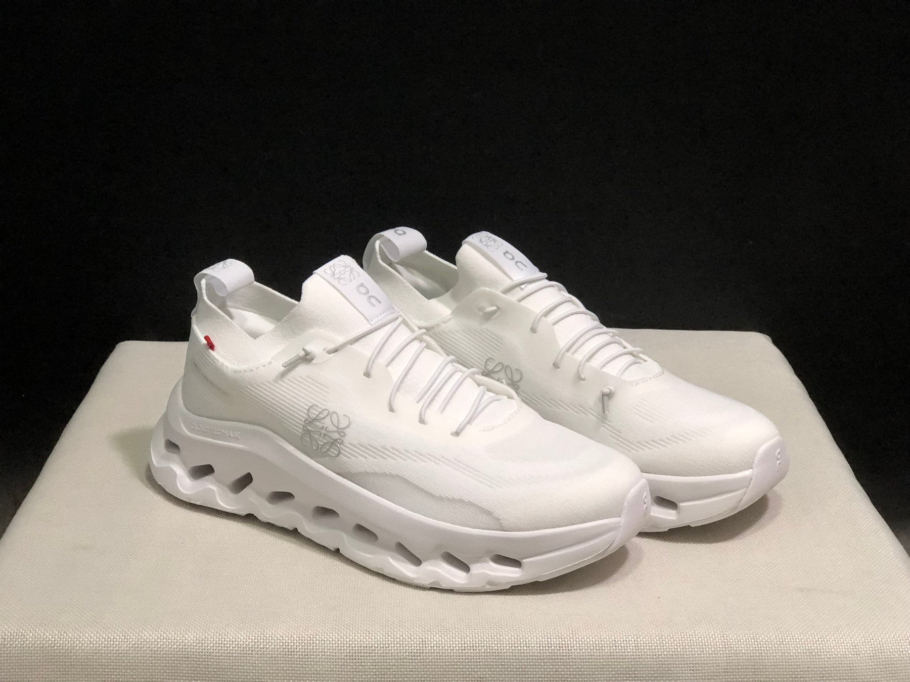 On x LOEWE Cloudtilt 'White'