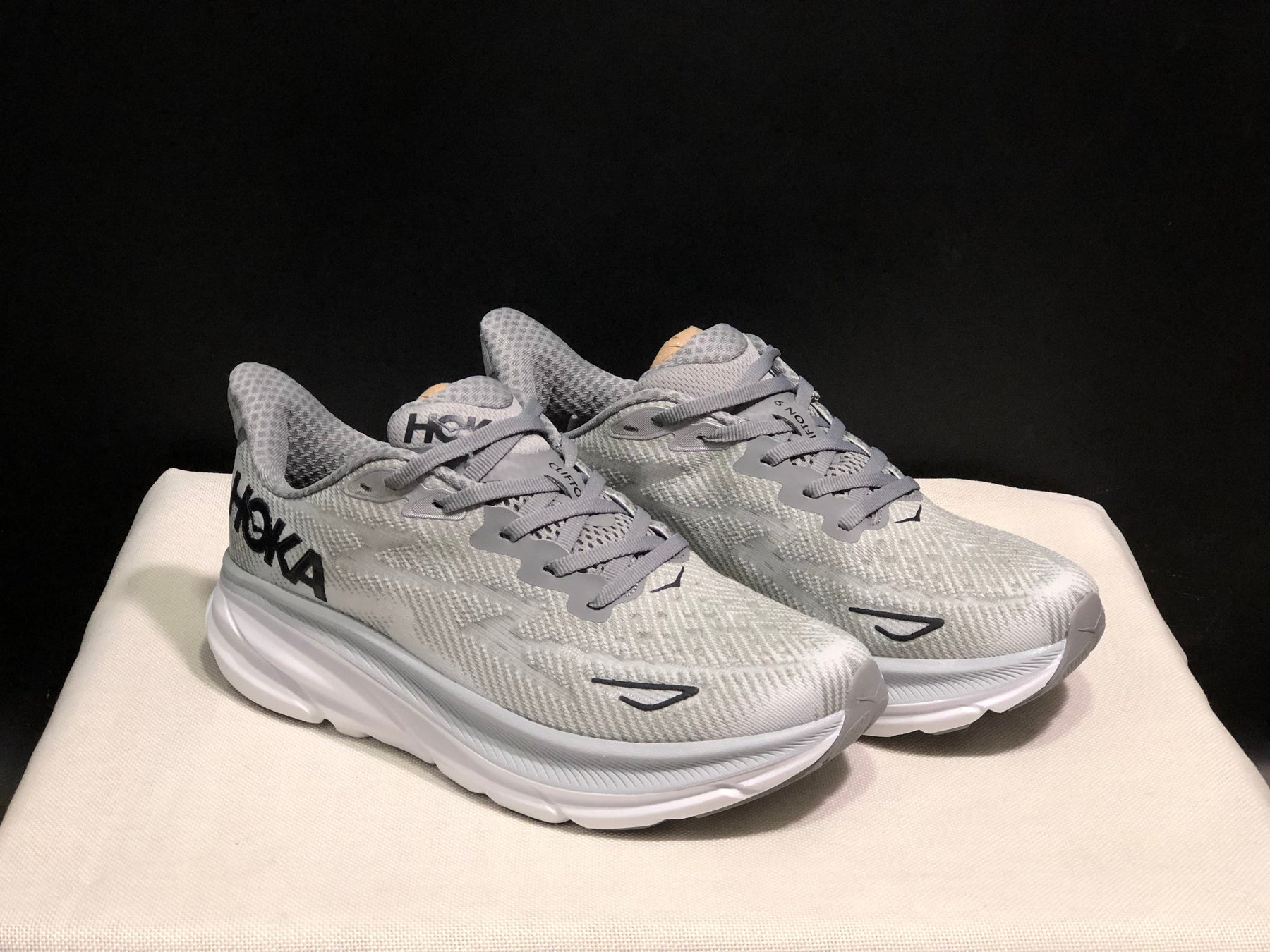Hoka Clifton 9 'Beige-Pink'
