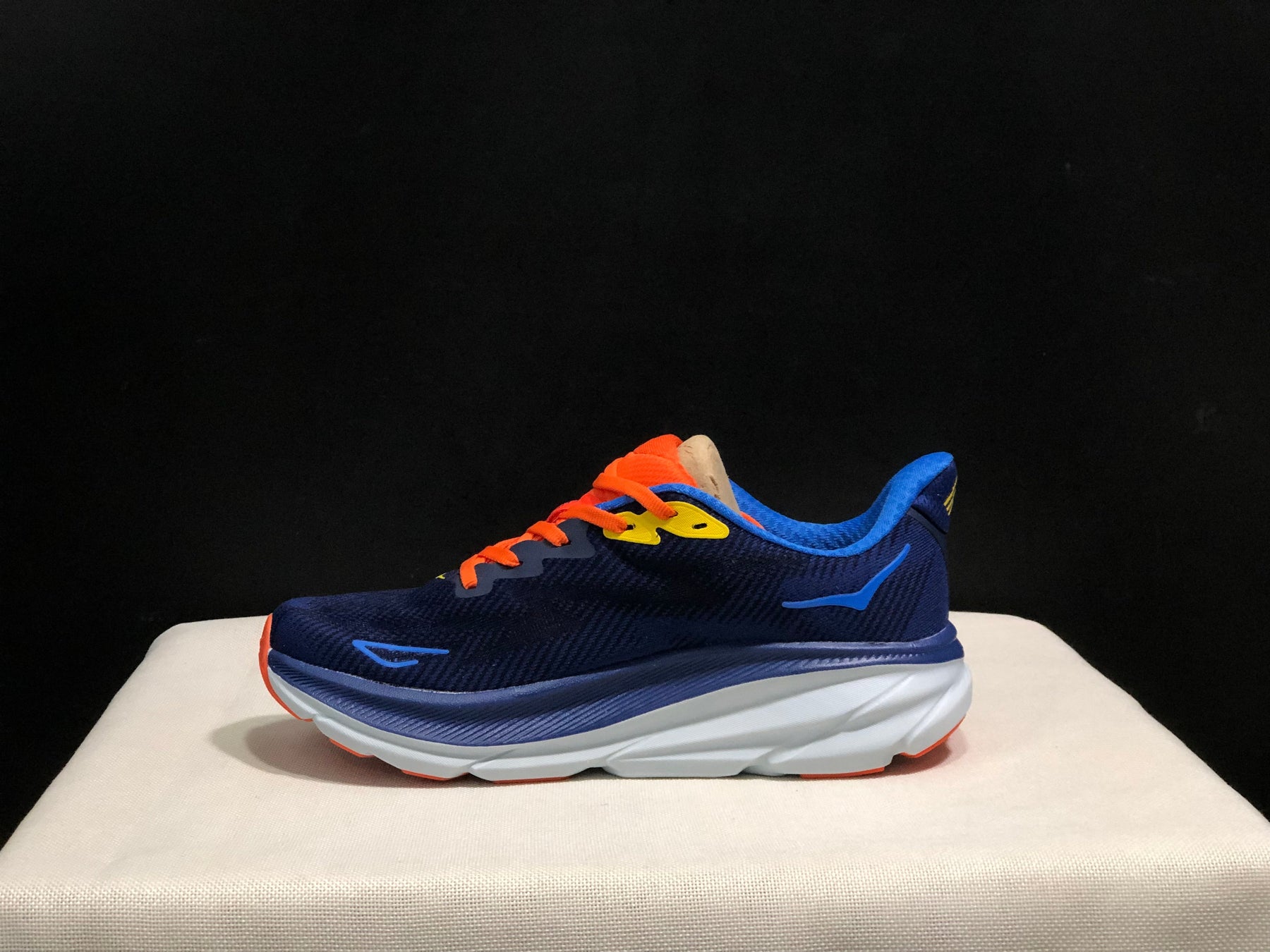 Hoka Clifton 9 'Beige-Pink'