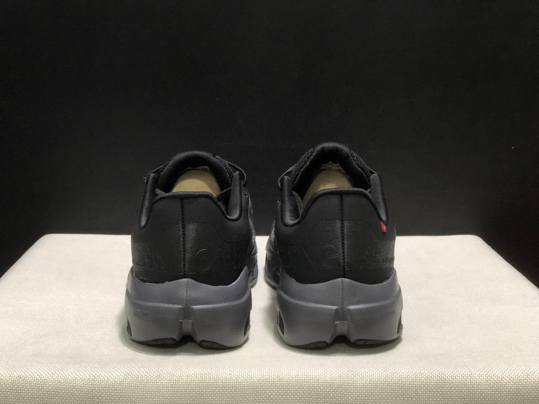 On Cloudsurfer Next 'Black'