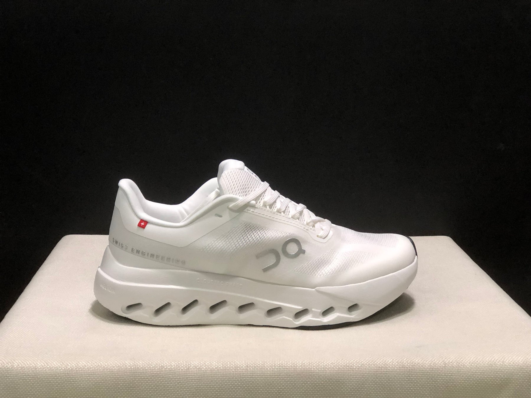 On Cloudsurfer Next 'White'