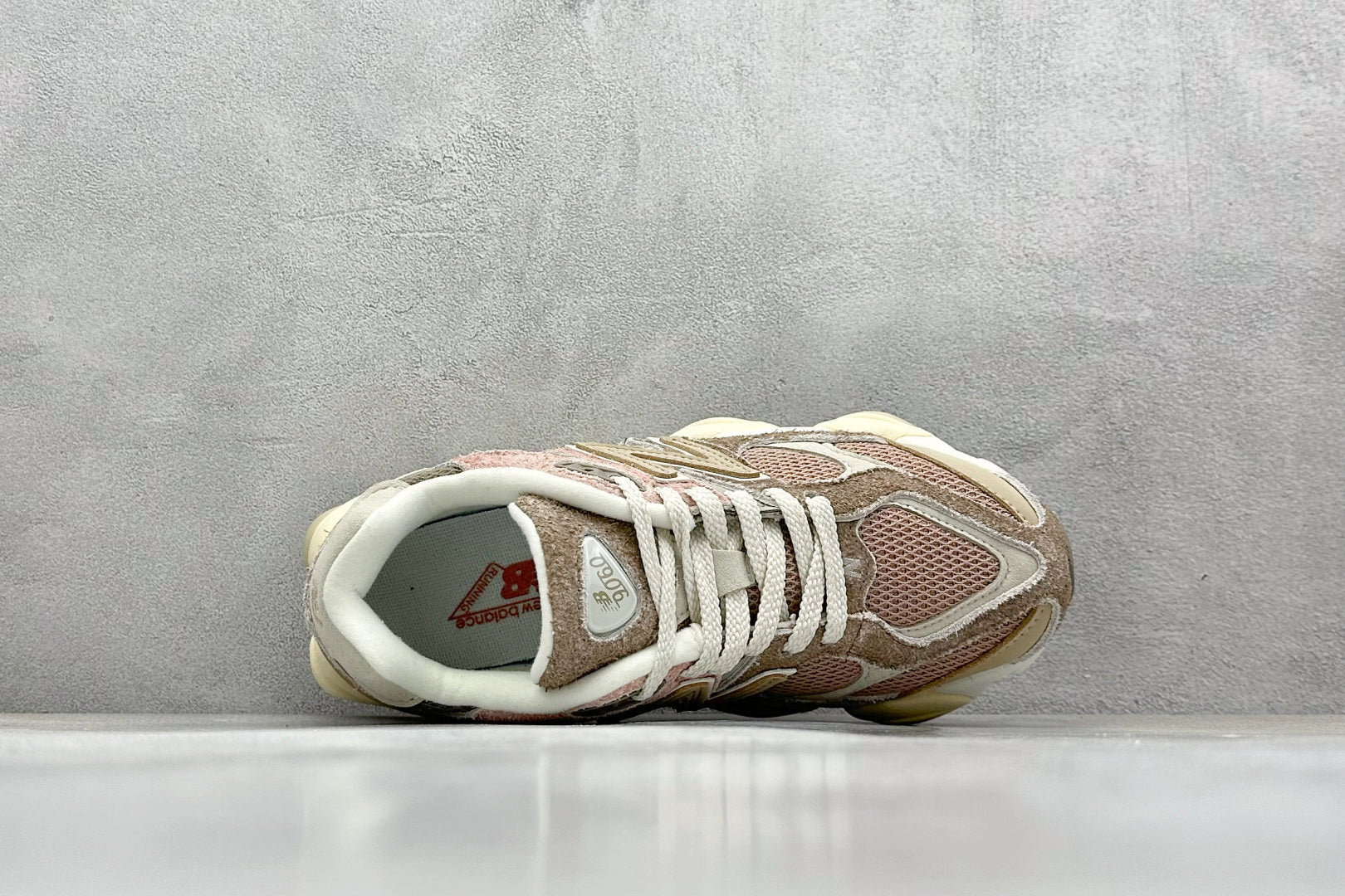 New Balance 9060 Bege