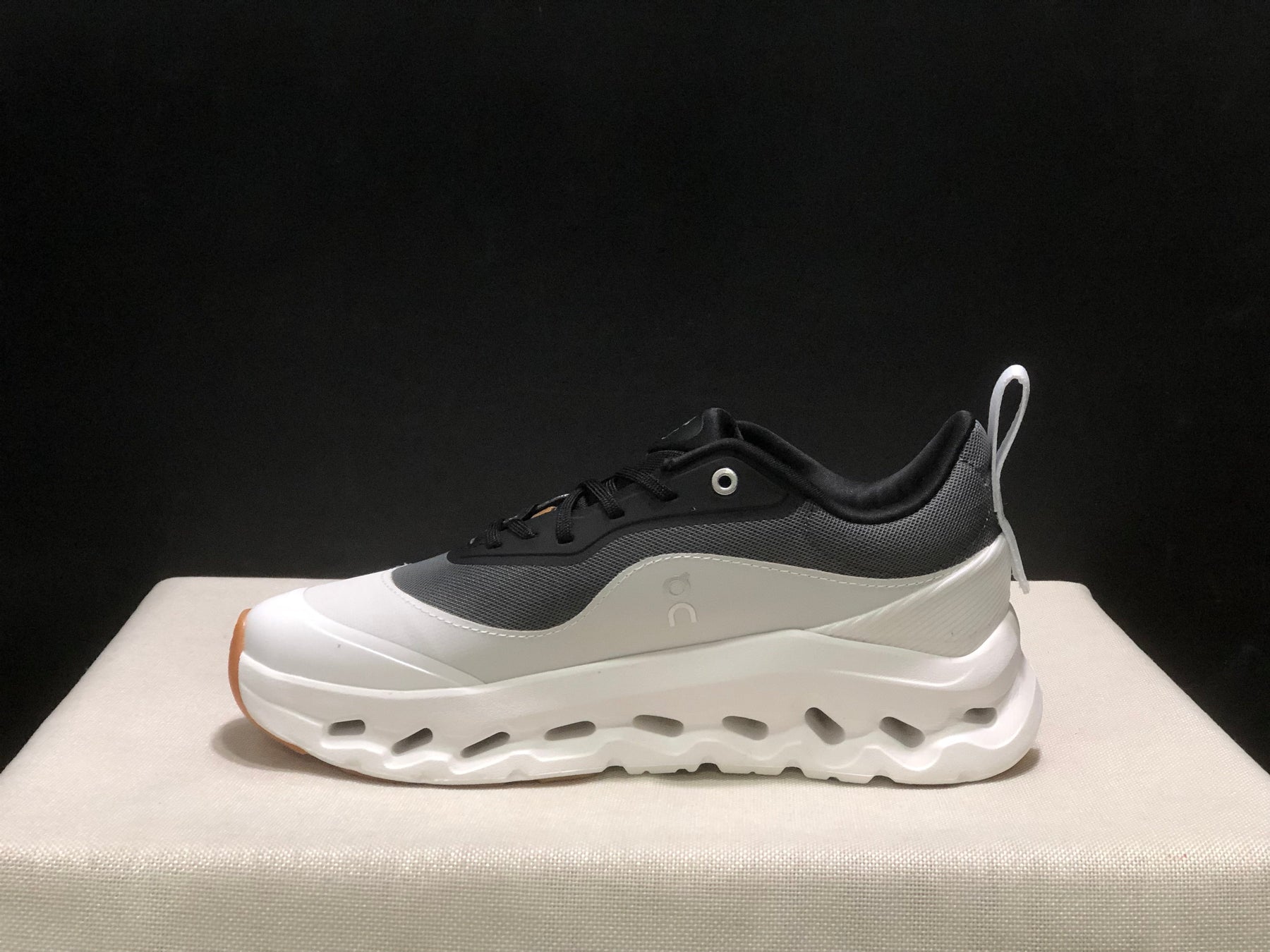 On x LOEWE Cloudtilt 2 'Black White Gum'
