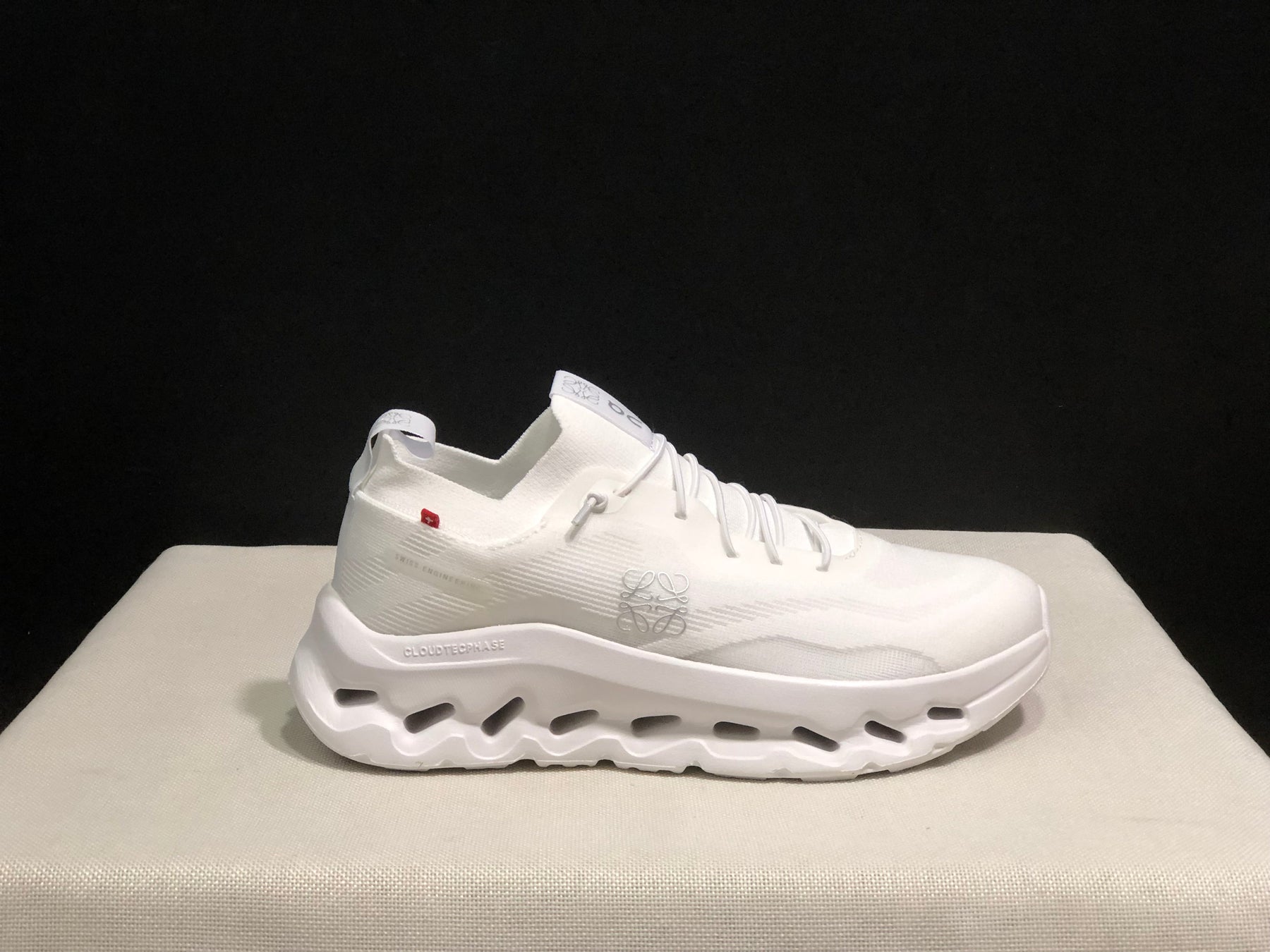 On x LOEWE Cloudtilt 'White'