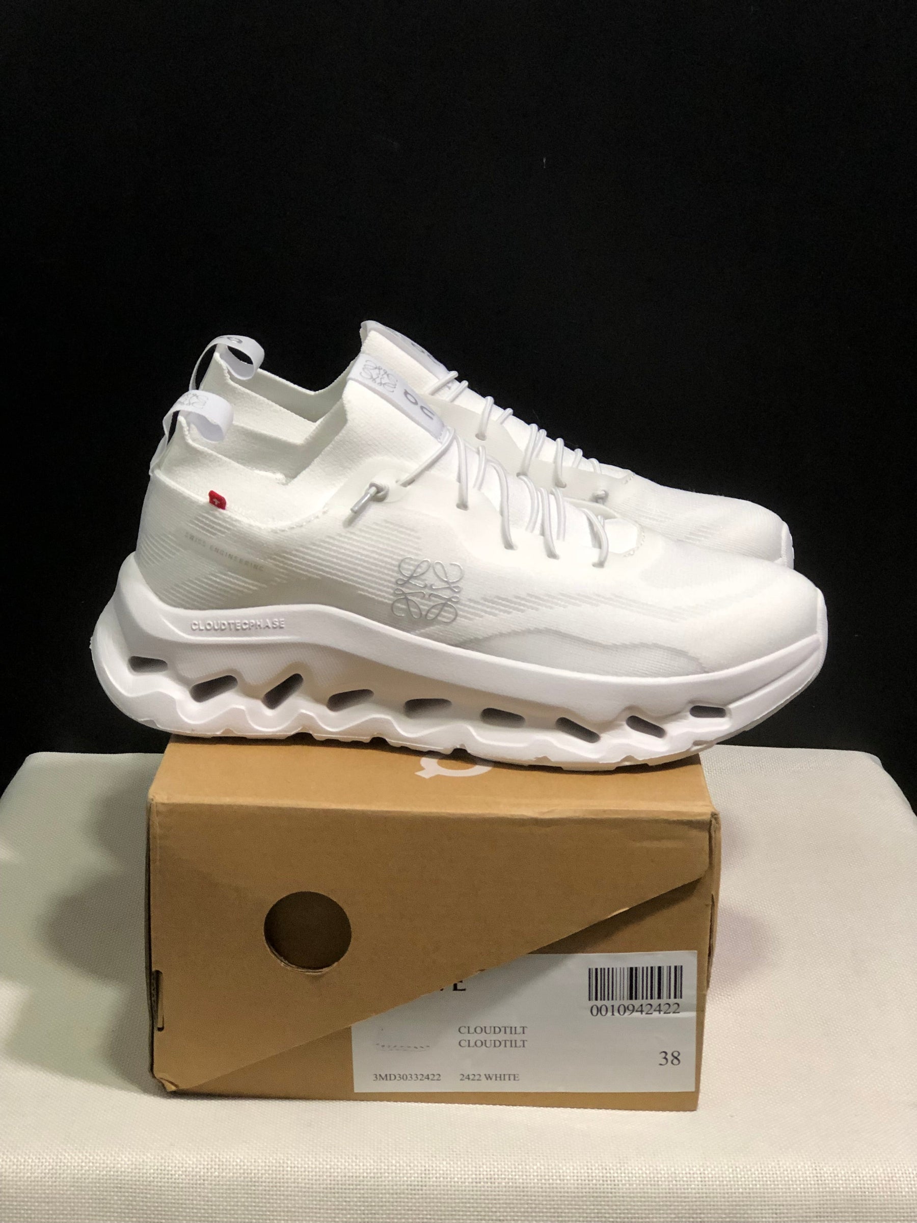 On x LOEWE Cloudtilt 'White'