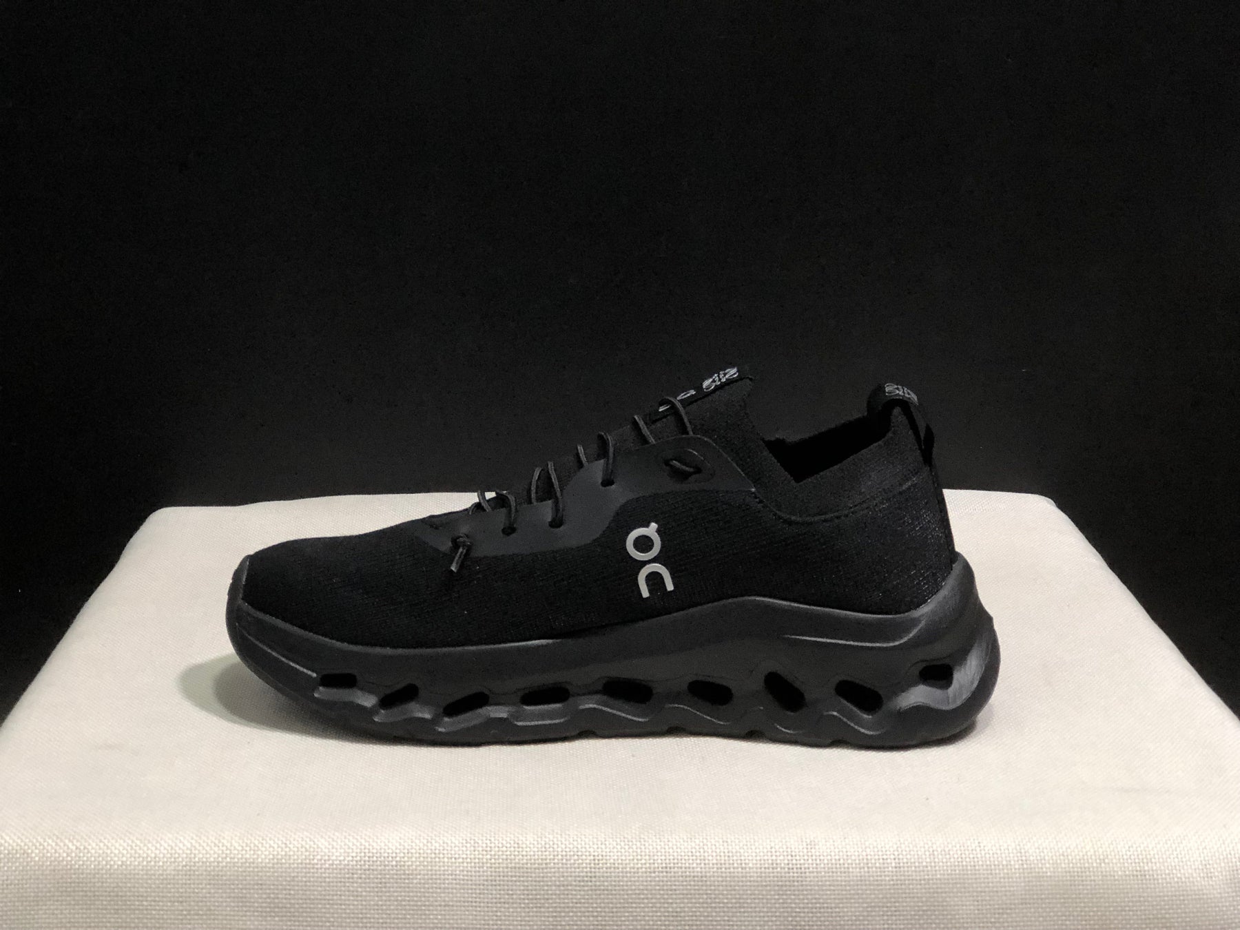 On x LOEWE Cloudtilt 'Black'