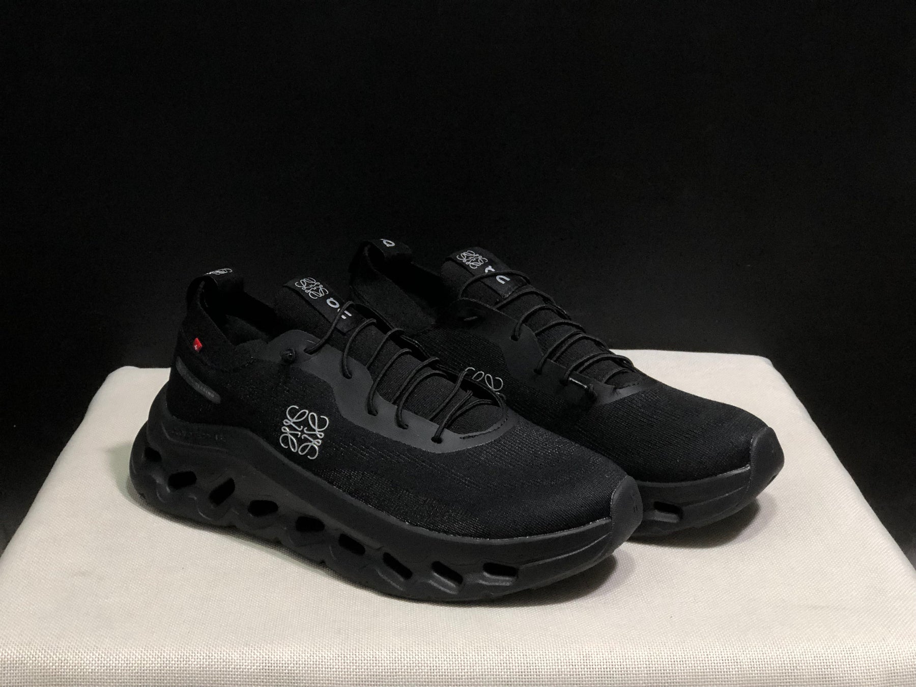 On x LOEWE Cloudtilt 'Black'
