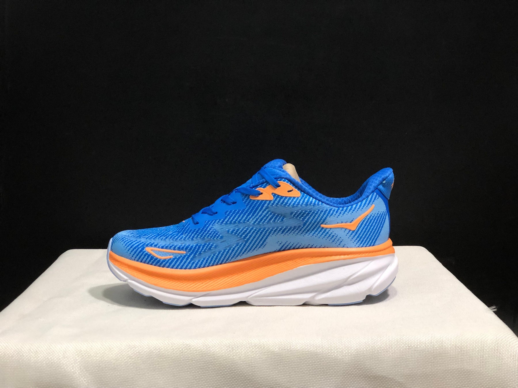 Hoka Clifton 9 'Beige-Pink'