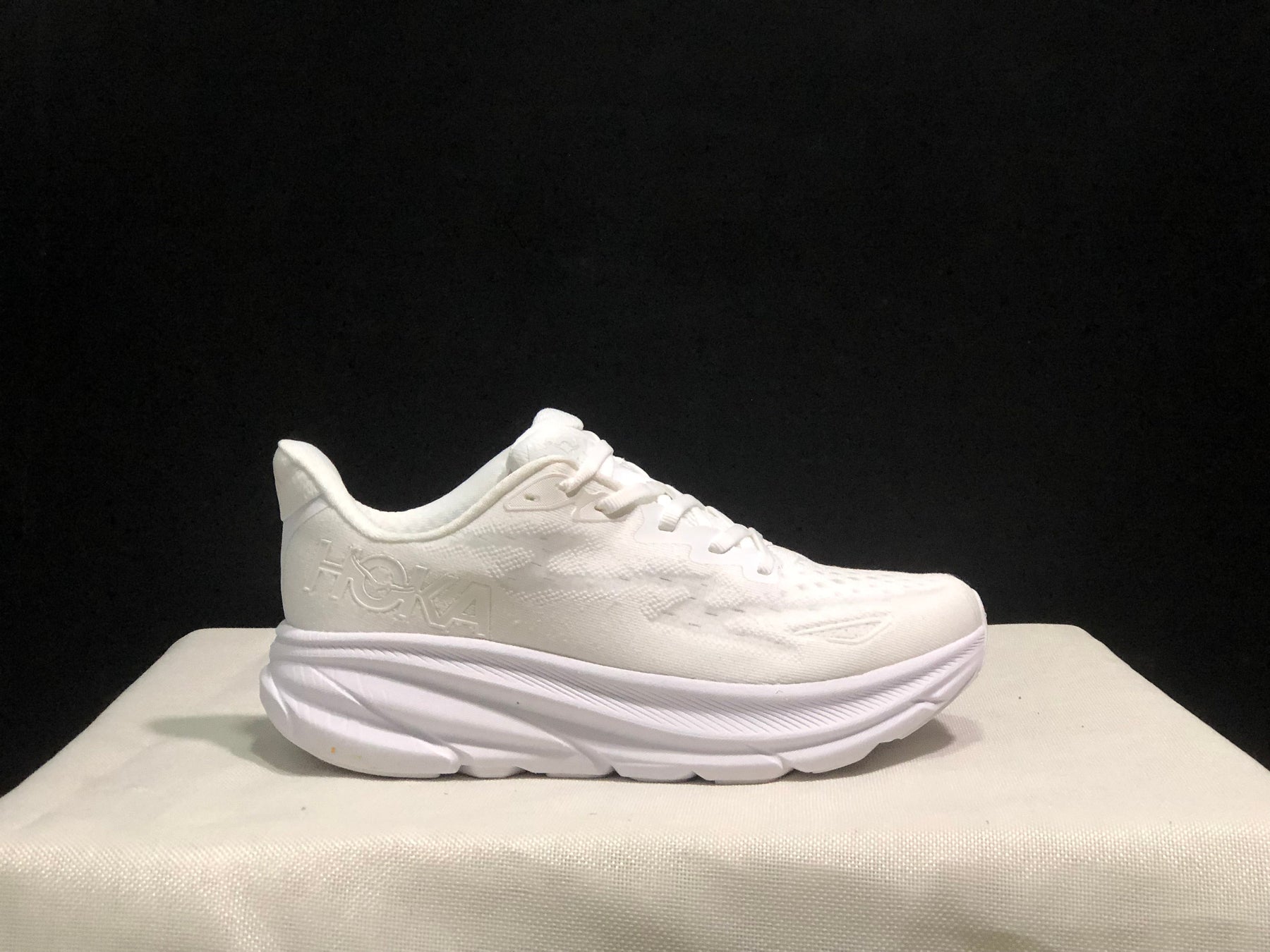 Hoka Clifton 9 'Beige-Pink'