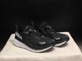 Hoka Clifton 9 'Beige-Pink'