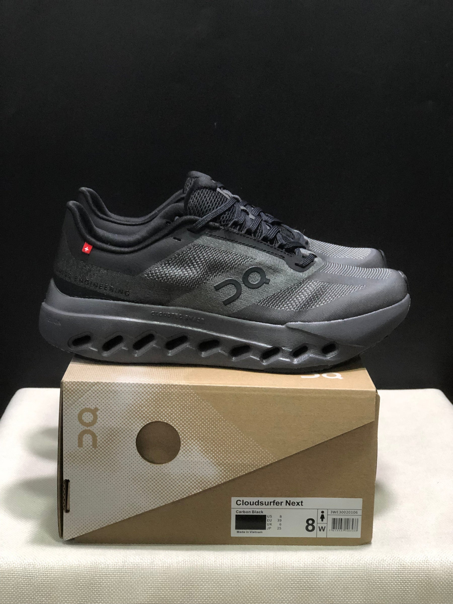 On Cloudsurfer Next 'Black'