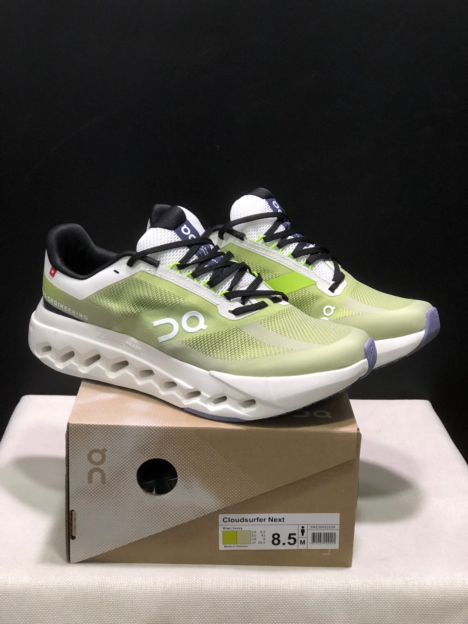 On Cloudsurfer Next 'Green'